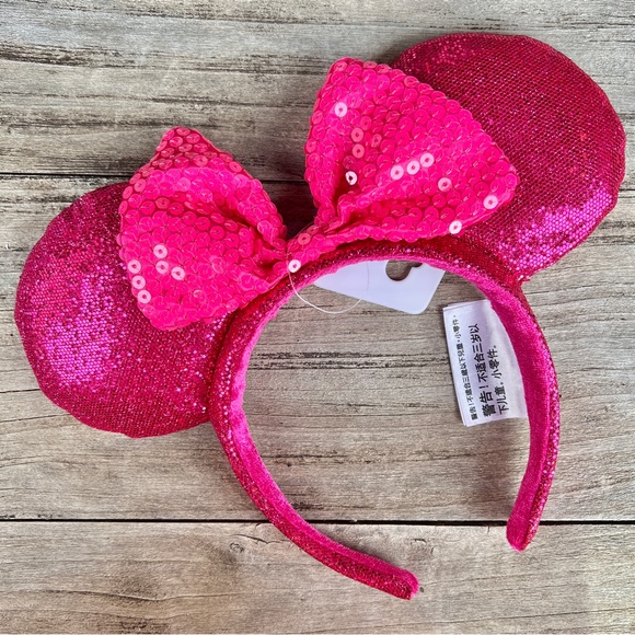 Disney Accessories - Magenta sequins Minnie Mouse ears headband
